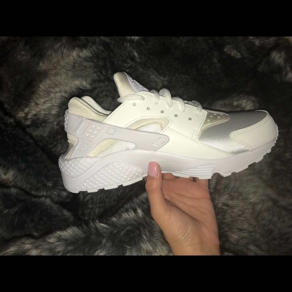 Women’s Nike Air Huarache Runs